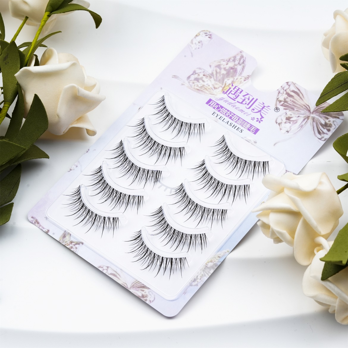 Rahasia kanggo lashes tanpa gaweyan: Piandel saka band lash sing transparan lan entheng